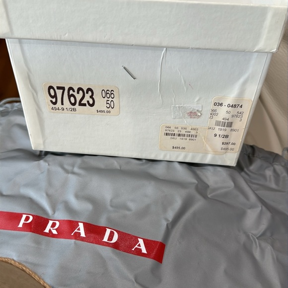 🔥 Prada shoes! Only used them once. Super clean inside and out! - Picture 4 of 16